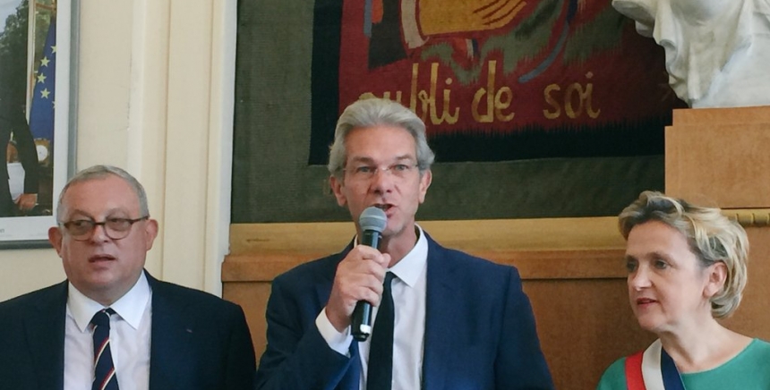 François Deluga reçoit une Marianne d'Or au nom du CNFPT, le 10 juillet 2018