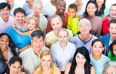 Femmes et hommes en groupe